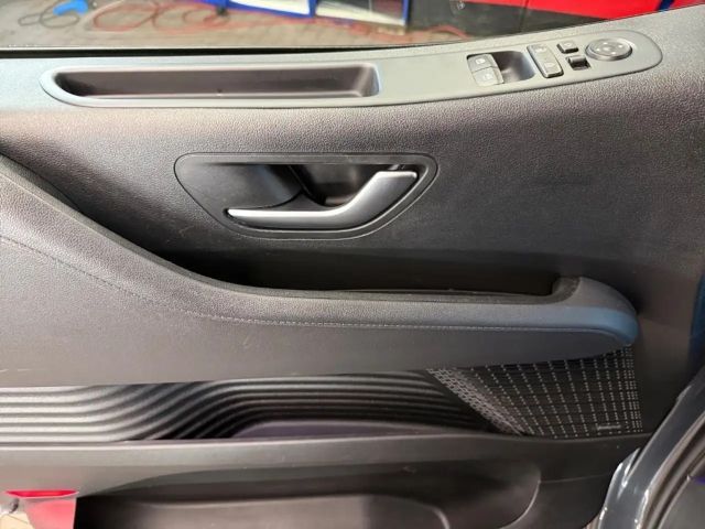 Hyundai Staria Signature Vierwielaandrijving