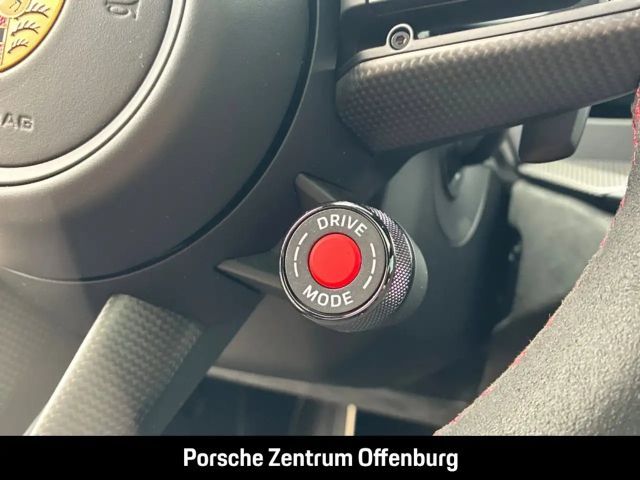 Porsche 992 Carrera Coupé GTS