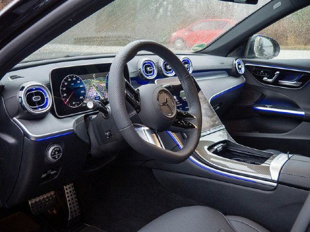 Mercedes-Benz C 220 AMG Line C 220 d Sedan