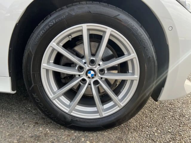 BMW 320 320d Touring xDrive