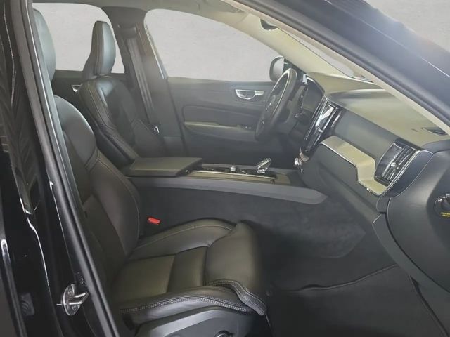 Volvo XC60 AWD Dark Plus