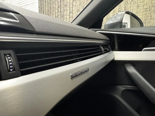 Audi A4 40 TFSI Avant Quattro S-Line S-Tronic