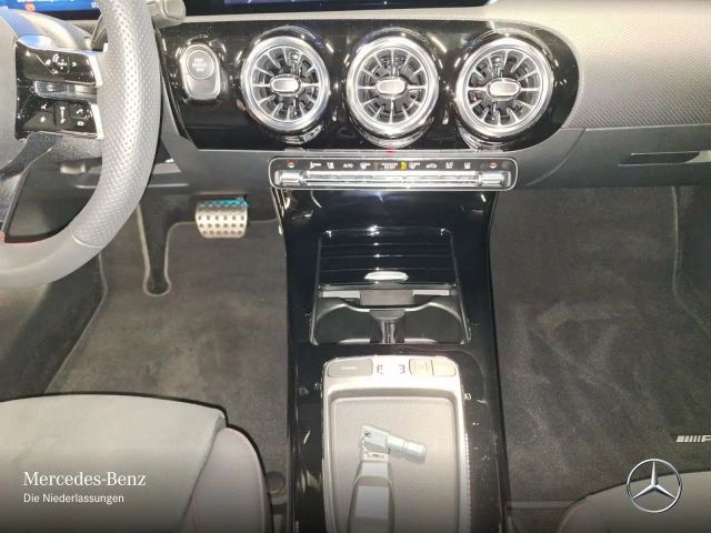 Mercedes-Benz A 250 A 250 e AMG Line