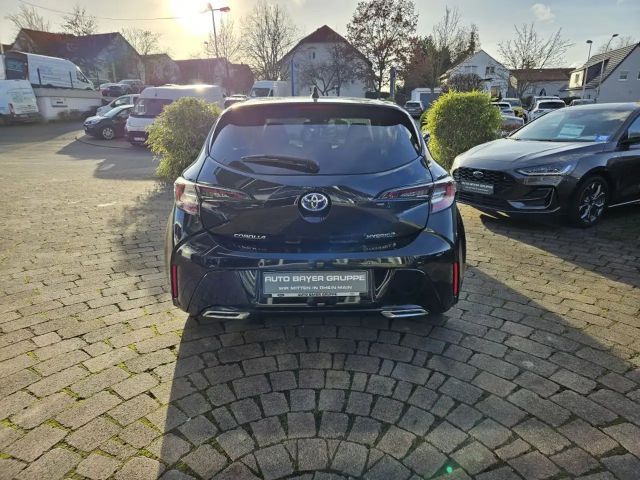 Toyota Corolla Hybride Team D