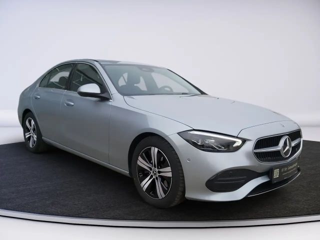 Mercedes-Benz C 200 C 200 d Sedan