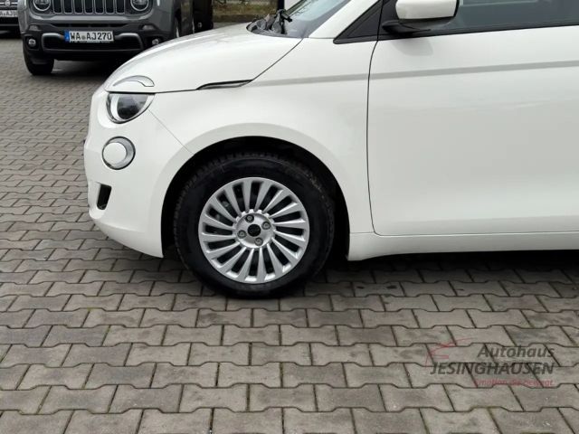 Fiat 500e 3+1+Klimaaut.+Keyless+Tempomat+Schildererkennung