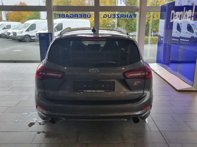 Ford Focus EcoBoost ST Line