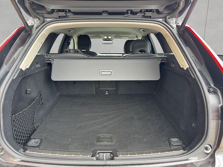 Volvo XC60 Dark Plus