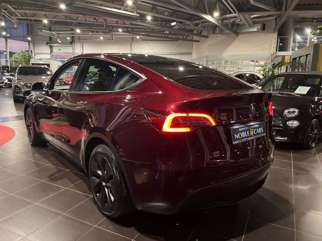 Tesla Model Y RWD Standard Range