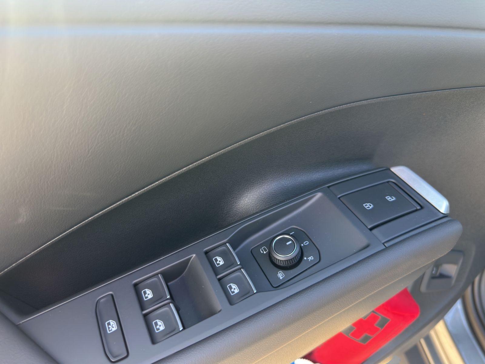 Volkswagen T-Roc 1.5 eTSI DSG R-Line