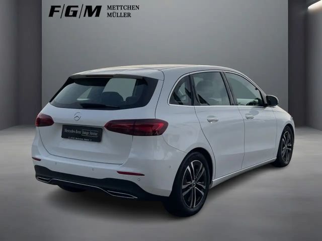 Mercedes-Benz B 180 Progressive Sedan