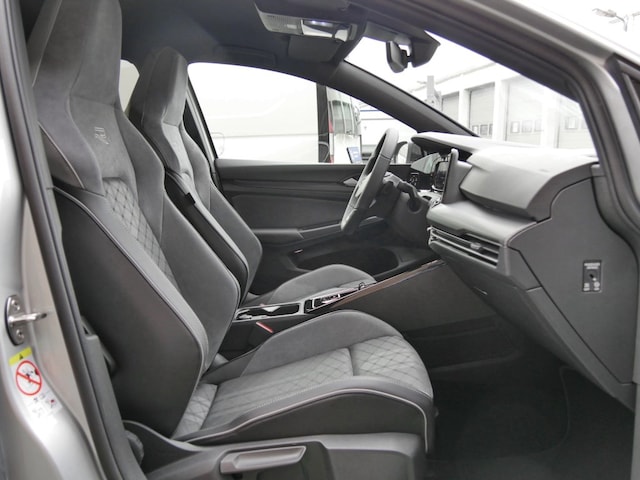 Volkswagen Golf 1.5 eTSI R-Line