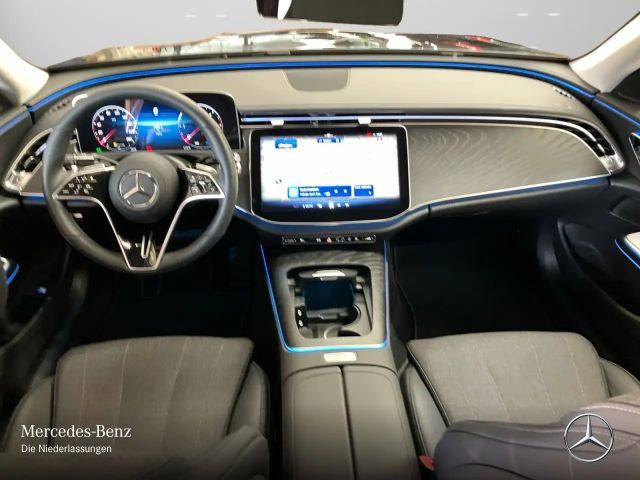 Mercedes-Benz E 220 AVANTGARDE E 220 d Sedan