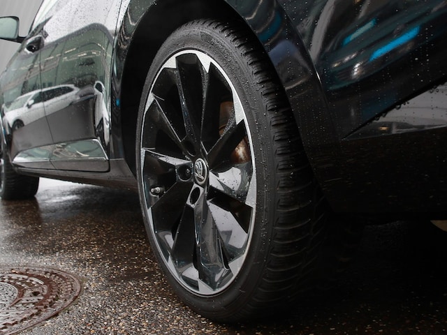 Skoda Superb 2.0 TDI Combi Sportline