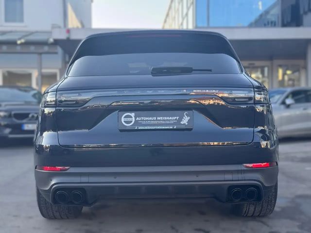 Porsche Cayenne Platinum Edition