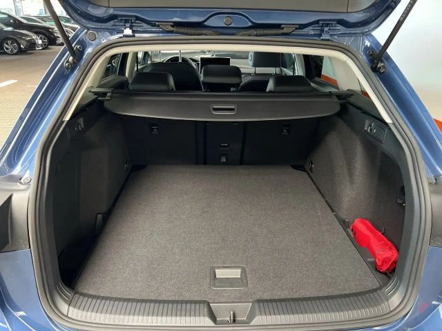 Volkswagen Golf 2.0 TDI DSG IQ.Drive Variant