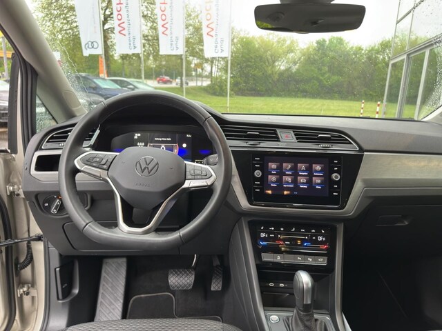 Volkswagen Touran 1.5 TSI DSG