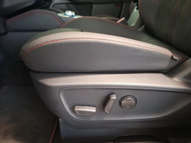 Ford Kuga Plug in Hybrid ST Line X