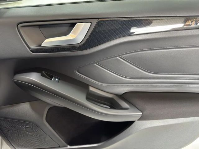 Ford Focus EcoBoost ST Line