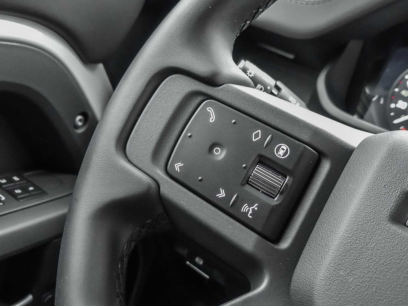 Land Rover Defender 110