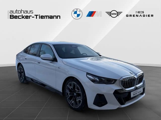 BMW 520 520d M-Sport Sedan