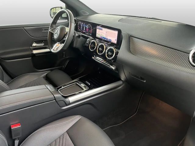 Mercedes-Benz B 200 Progressive Sedan