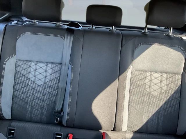 Volkswagen Polo 1.0 TSI DSG R-Line