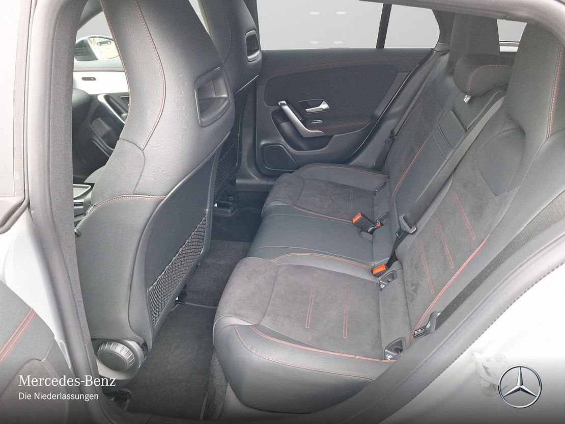 Mercedes-Benz CLA 180 AMG Line Shooting Brake