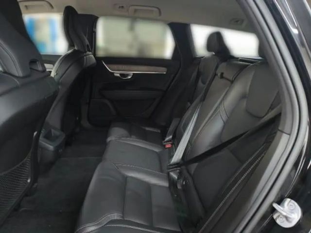 Volvo V90 Cross Country AWD Plus