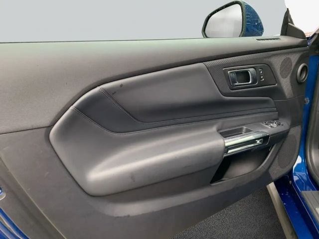 Ford Mustang Fastback GT 5.0 V8