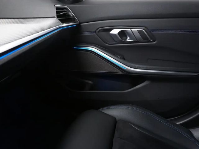 BMW 330 330e M-Sport xDrive