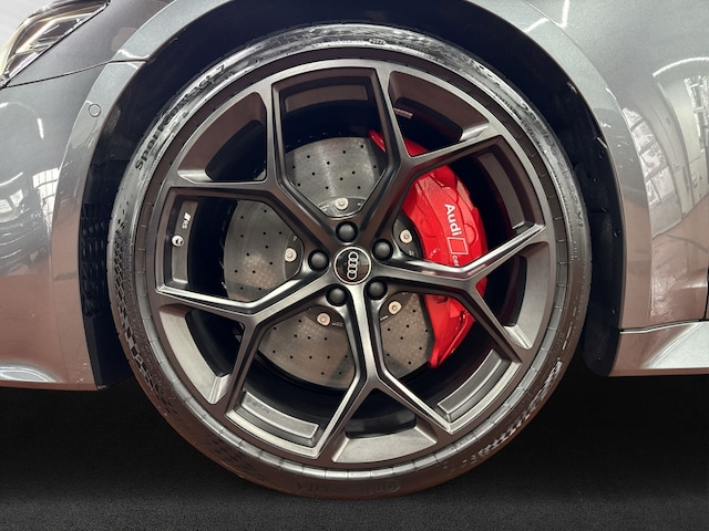 Audi A6 e-tron Avant Performance Quattro