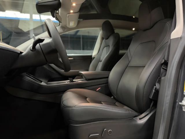 Tesla Model Y AWD Long Range