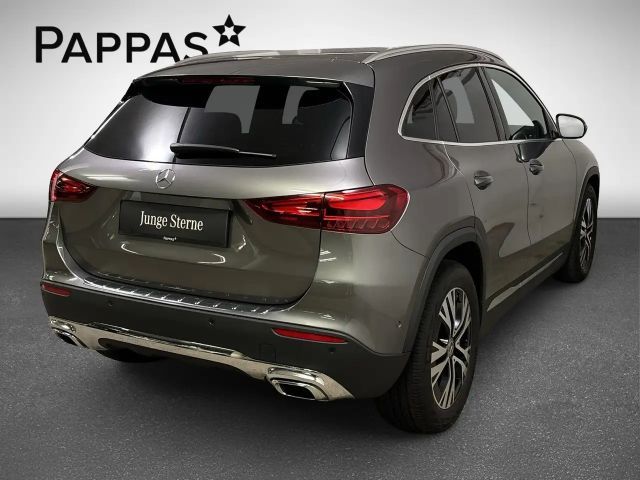 Mercedes-Benz GLA 220 4MATIC GLA 220 d