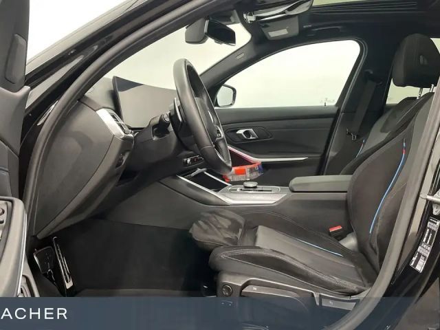 BMW 320 320i M-Sport Sedan