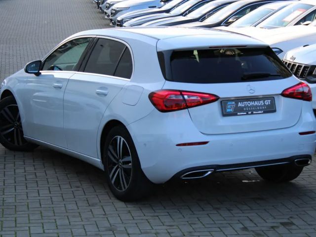 Mercedes-Benz A 180 /Sitzhzg/Kamera/Navi/Spur/Tempomat/AHK
