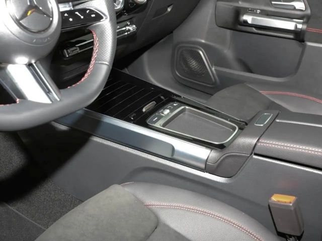 Mercedes-Benz GLB 180 AMG Line GLB 180 d