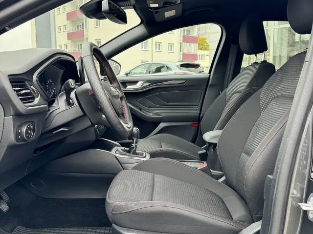 Ford Focus EcoBoost ST Line