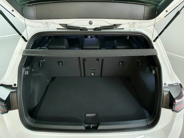 Volkswagen Golf 1.5 eTSI DSG R-Line