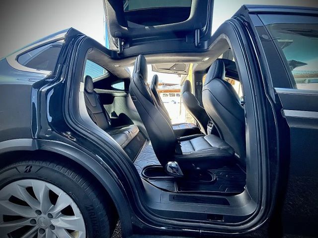 Tesla Model X Raven Longe Range 6 Sitzer