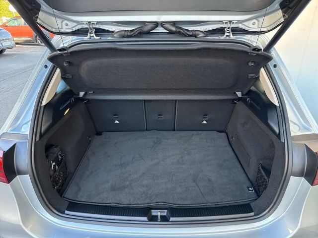 Mercedes-Benz B 180 Sedan