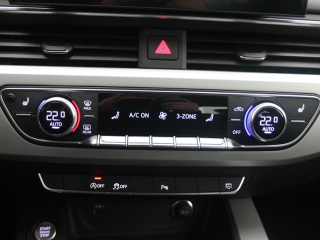 Audi A4 30 TDI S-Tronic Sedan