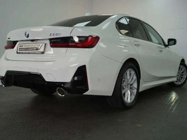 BMW 330 330i M-Sport Sedan xDrive