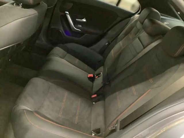 Mercedes-Benz A 200 AMG Line