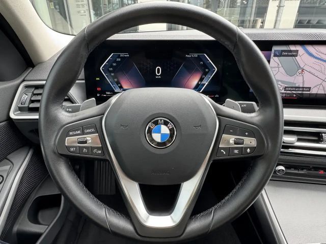 BMW 330 330i Sedan xDrive