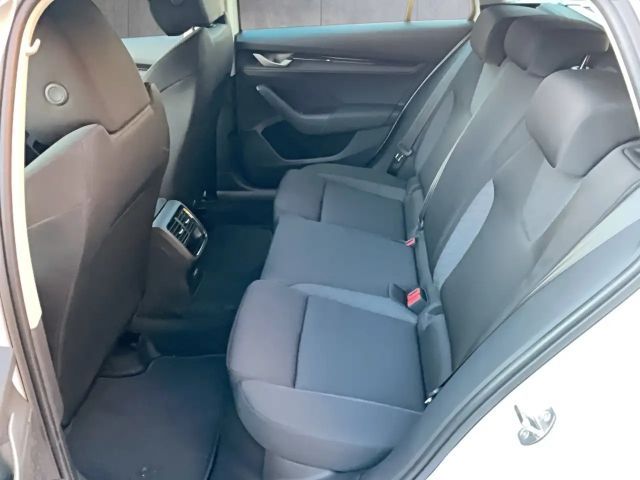 Skoda Octavia Essence TSI