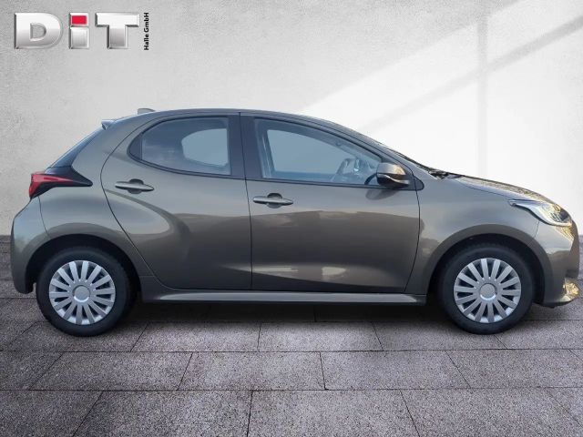 Toyota Yaris Hatchback Team D