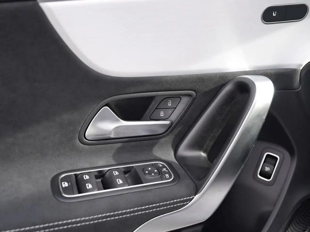 Mercedes-Benz A 200 AMG Line