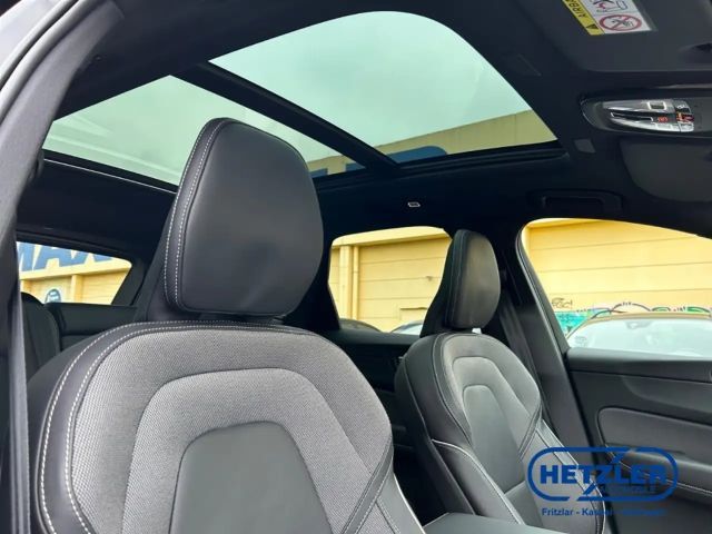 Volvo XC60 AWD Dark Plus