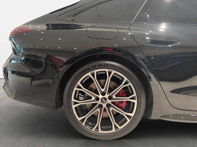 Audi A6 e-tron Avant Quattro